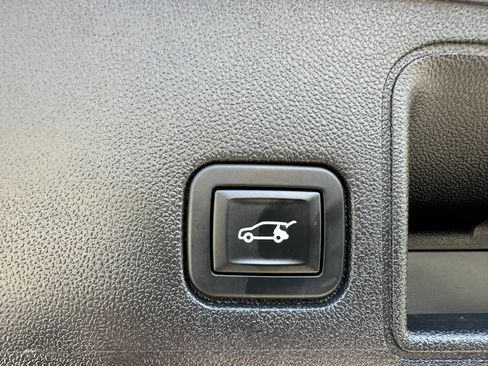 Used 2019 GMC Terrain SLT w/ Infotainment Package II AWD/4WD image 34