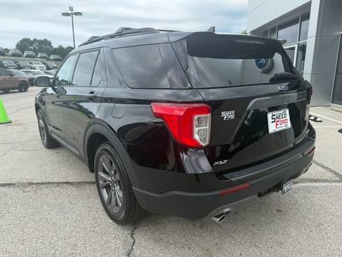 Used 2023 Ford Explorer XLT w/ Equipment Group 202A AWD/4WD image 5