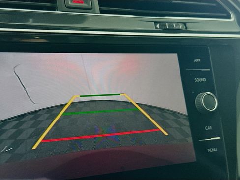 Used 2018 Volkswagen Tiguan SE image 22