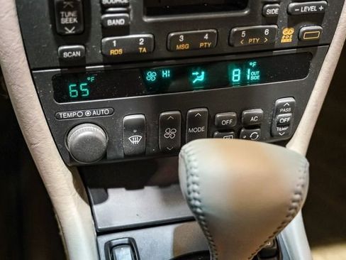 Used 2000 Cadillac Eldorado ESC w/ Comfort/Convenience Pkg image 29