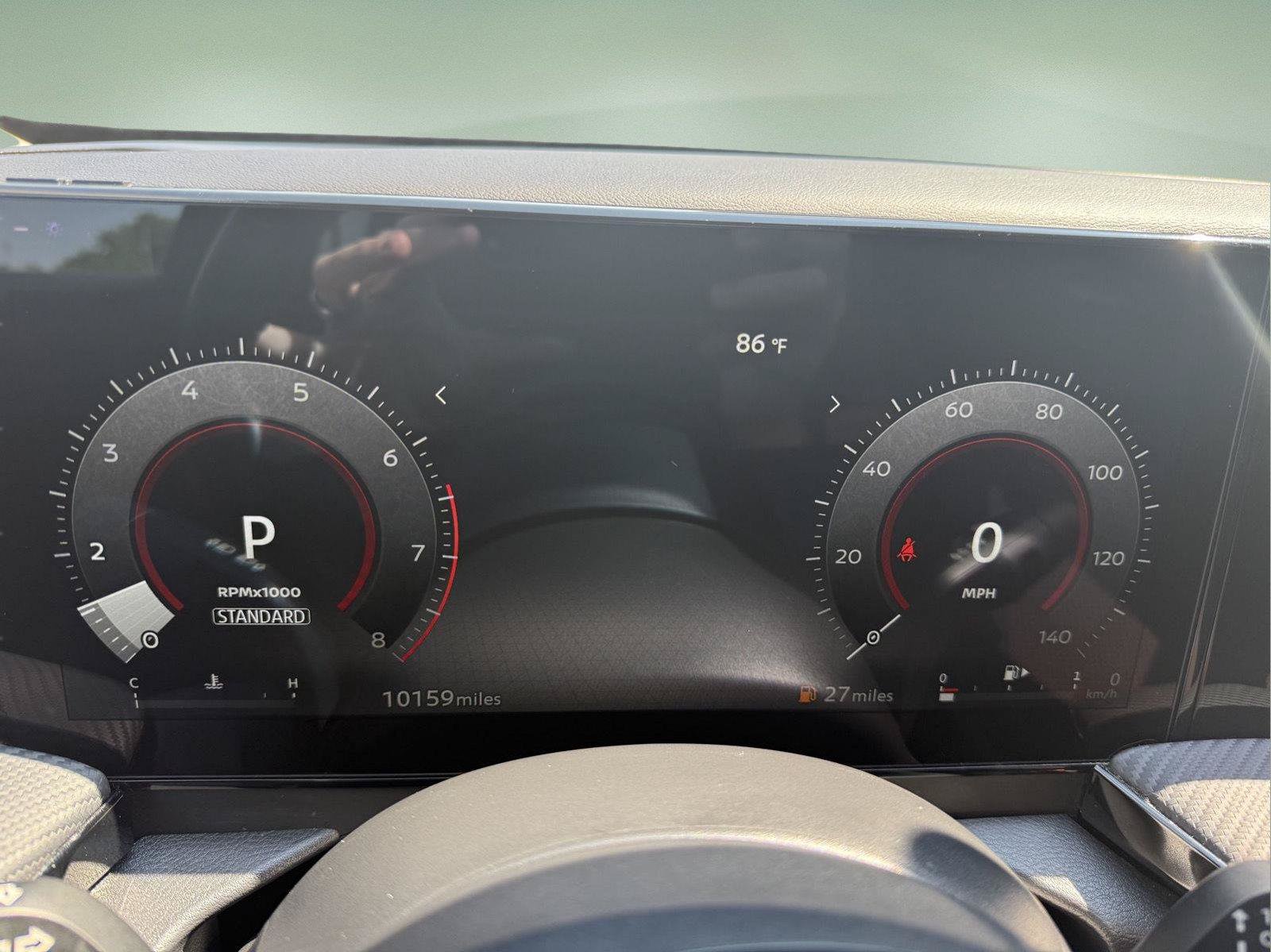 Used 2025 Nissan Kicks SR AWD/4WD image 2