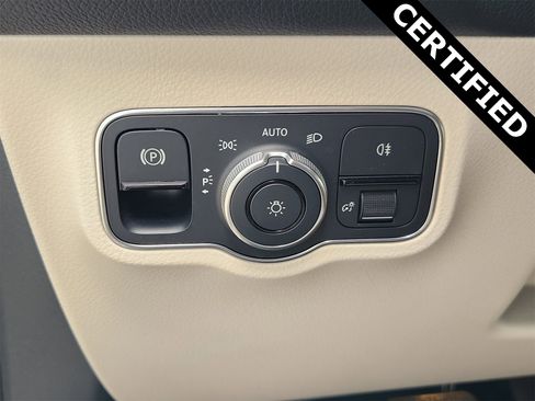 Certified 2022 Mercedes-Benz EQB 300 4MATIC image 21