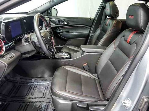 Used 2025 Chevrolet Trax RS w/ Sunroof Package FWD image 12