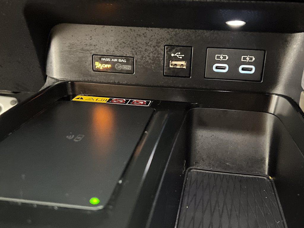 Used 2025 Toyota Camry SE FWD image 51