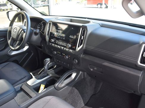 Certified 2025 Nissan Frontier SV w/ SV Convenience Package RWD image 61