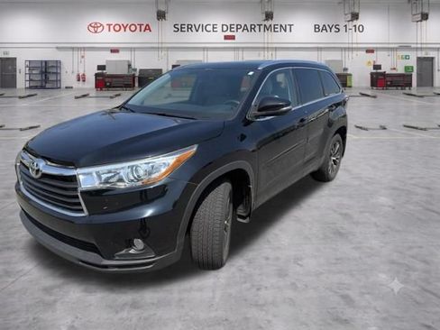 Used 2016 Toyota Highlander XLE w/ Protection Package #3 AWD/4WD image 3
