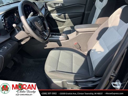 Certified 2024 Chevrolet Trax RS w/ Driver Confidence Package FWD image 17