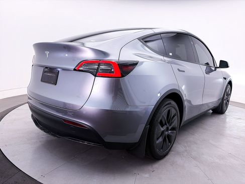 Used 2025 Tesla Model Y Long Range RWD image 15