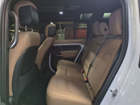 New 2026 Land Rover Defender 110 X-Dynamic SE image 25