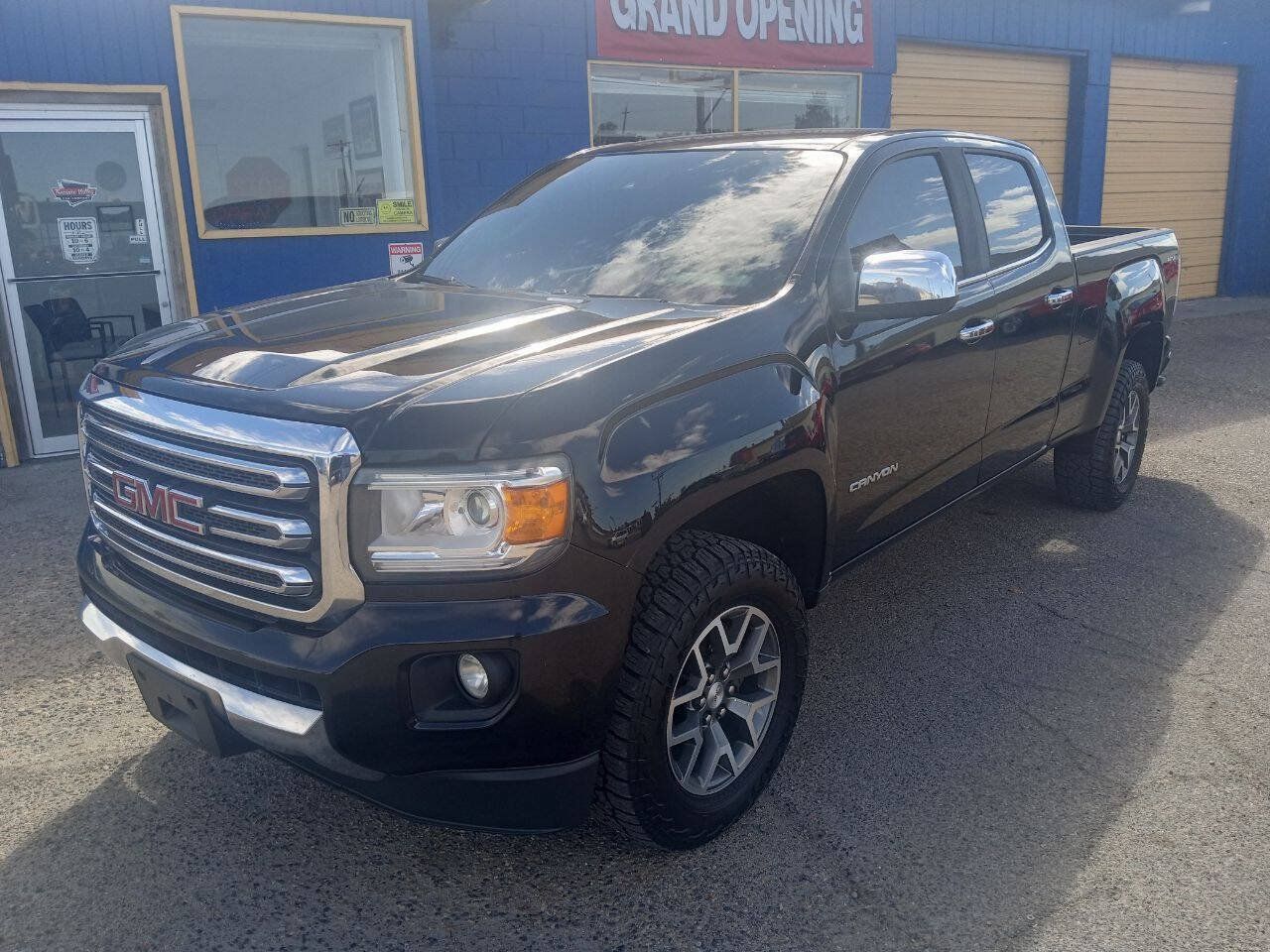 Used 2015 GMC Canyon SLT AWD/4WD image 2