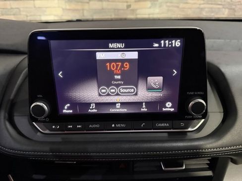 Certified 2025 Nissan Rogue SV image 21