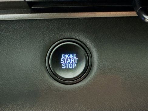 Certified 2025 Hyundai Elantra Sport w/ Cargo Package image 32