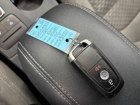 Used 2020 Ford Escape SE image 36