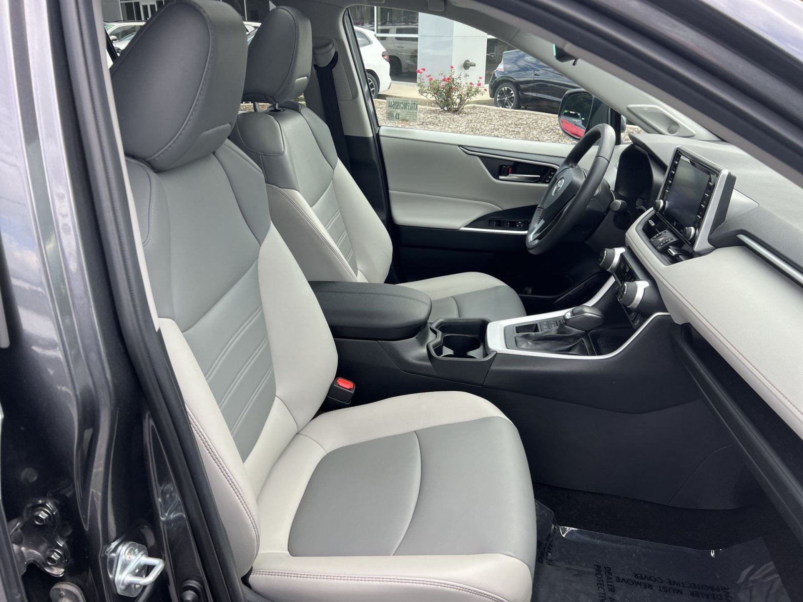 Used 2021 Toyota RAV4 XLE Premium AWD/4WD image 26