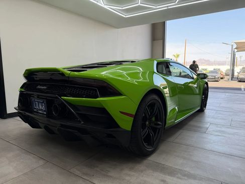 Used 2022 Lamborghini Huracan EVO RWD image 12