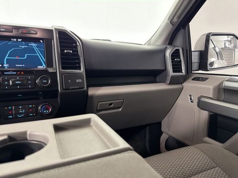 Used 2017 Ford F150 XLT w/ Equipment Group 302A Luxury AWD/4WD image 28