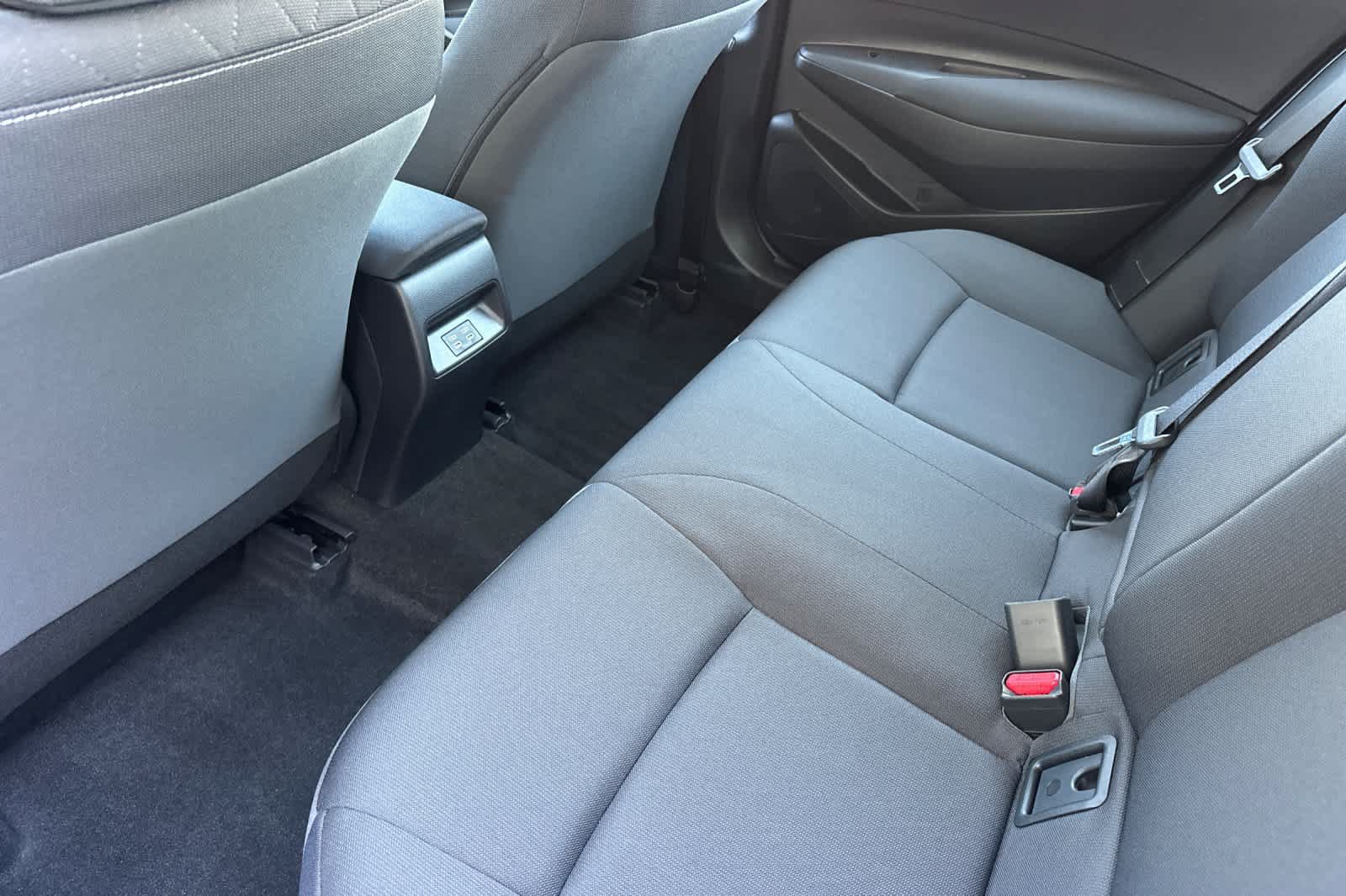 Used 2026 Toyota Corolla LE w/ LE Premium Package FWD image 4