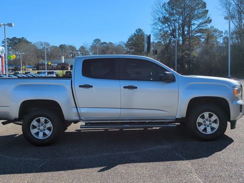 Used 2017 GMC Canyon 2WD Crew Cab w/ Convenience Package image 4