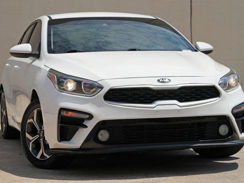 Used 2019 Kia Forte LXS FWD image 2