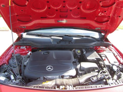 Used 2018 Mercedes-Benz GLA 250 4MATIC image 25