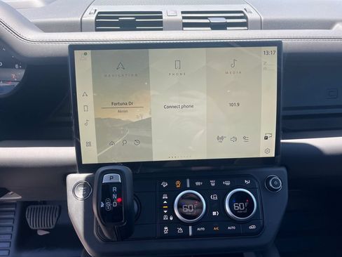 New 2026 Land Rover Defender 110 X-Dynamic SE AWD/4WD image 15