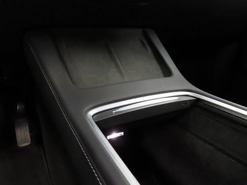 Used 2024 Tesla Model Y Long Range image 44