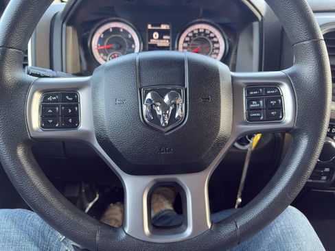 Used 2022 RAM 1500 Classic SLT image 9