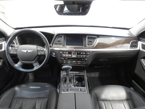 Used 2018 Genesis G80 3.8 RWD image 14