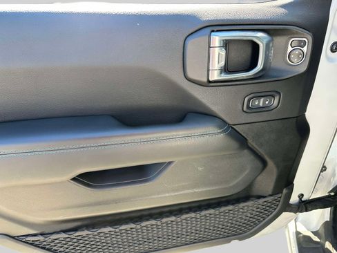 Used 2024 Jeep Wrangler High Altitude image 16