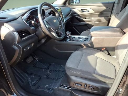 Used 2023 Chevrolet Traverse LT FWD image 11