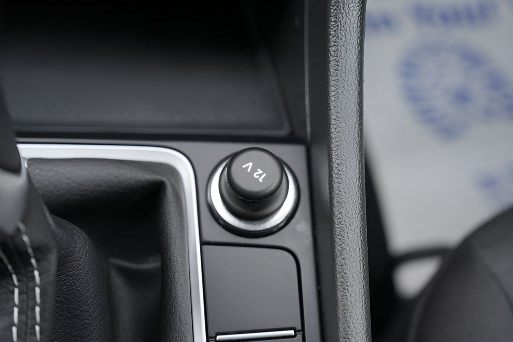 Used 2025 Volkswagen Jetta S FWD image 31