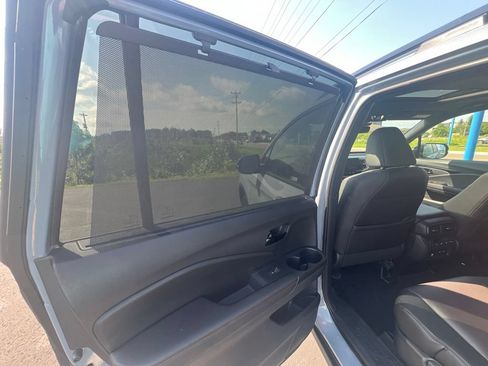 Used 2024 Honda Passport Black Edition image 19