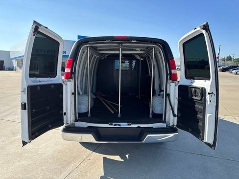 Used 2021 Chevrolet Express 2500 w/ Driver Convenience Package RWD image 5