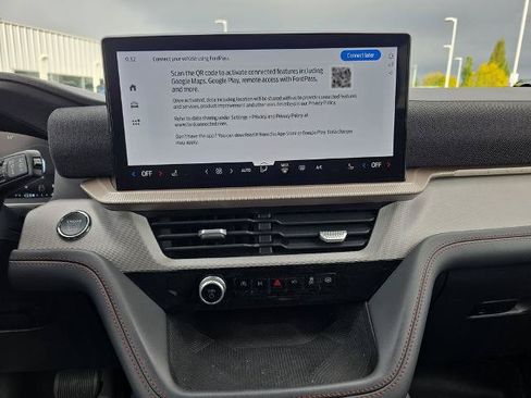 Certified 2025 Ford Explorer Active AWD/4WD image 27