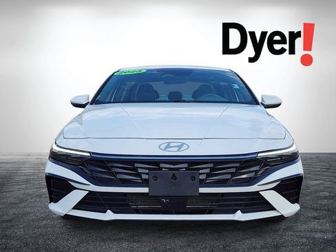 Used 2025 Hyundai Elantra SEL FWD image 9