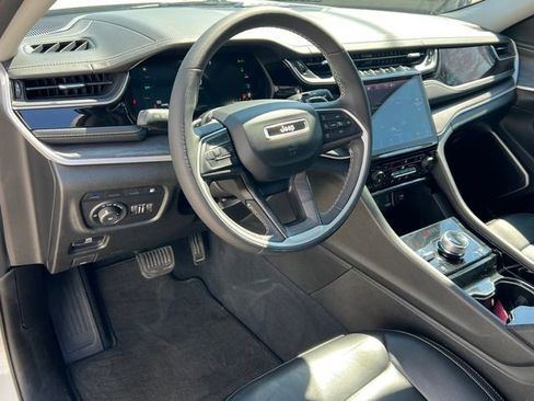 Used 2022 Jeep Grand Cherokee Limited 4xe image 19