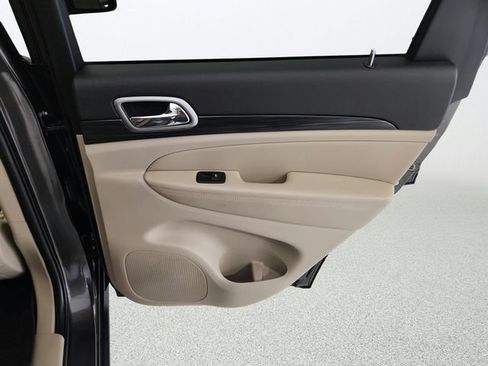 Used 2021 Jeep Grand Cherokee Laredo RWD image 26