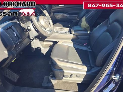 Used 2024 Nissan Pathfinder SL image 7