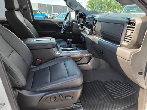 Used 2022 Chevrolet Silverado 1500 LTZ w/ LTZ Premium Package image 12