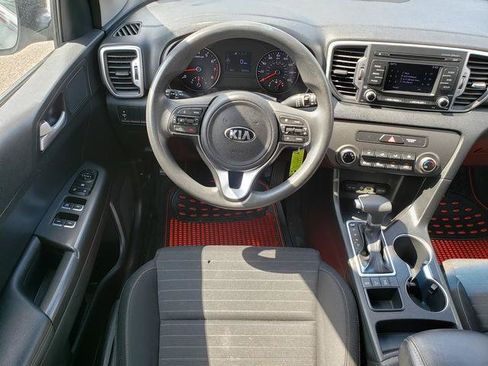 Used 2018 Kia Sportage LX AWD/4WD image 16