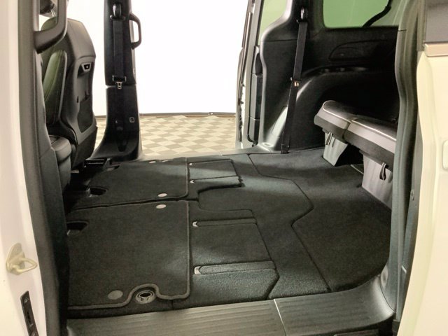 Used 2026 Chrysler Pacifica Limited FWD image 41