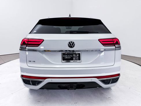 Used 2020 Volkswagen Atlas Cross Sport SE w/ Panoramic Sunroof Package image 15