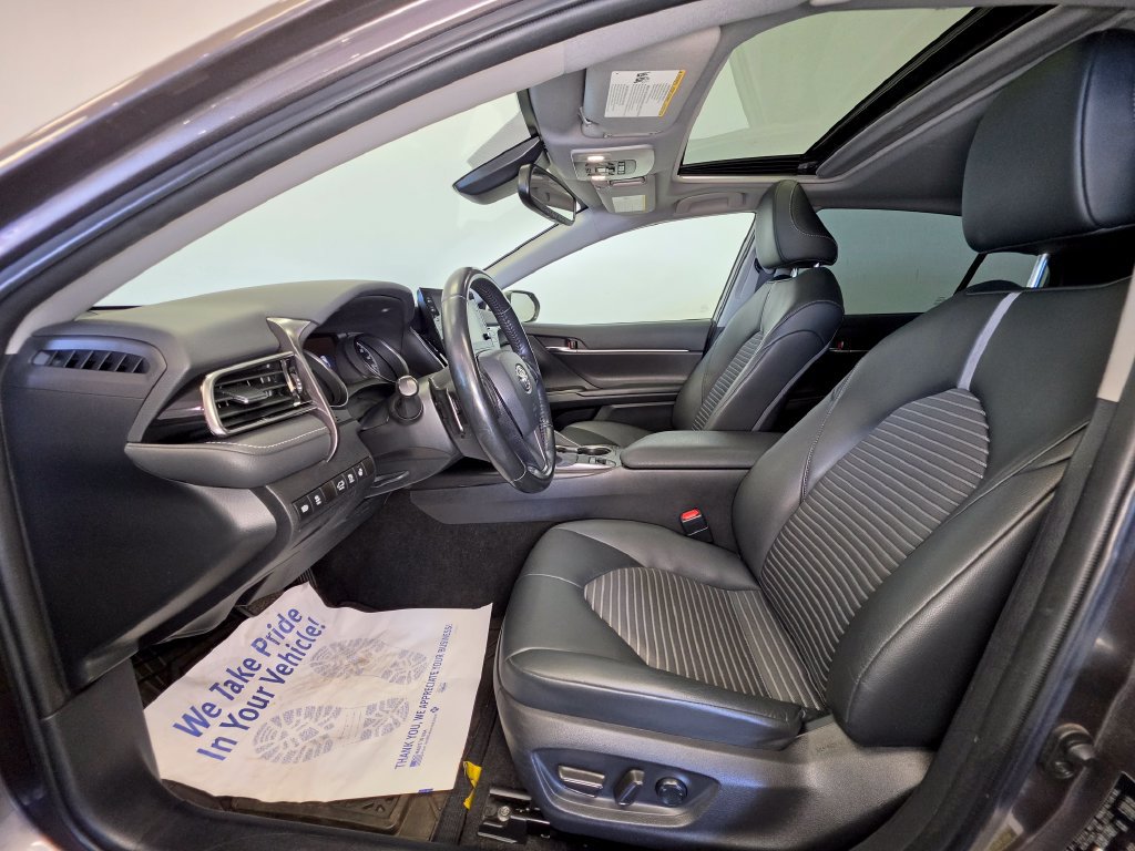 Used 2022 Toyota Camry SE AWD/4WD image 2