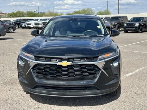 Used 2024 Chevrolet Trax LS w/ LS Convenience Package FWD image 7