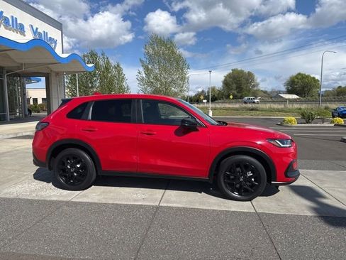 Used 2024 Honda HR-V Sport image 3