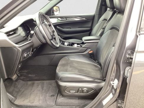 Certified 2022 Jeep Grand Cherokee Altitude image 9