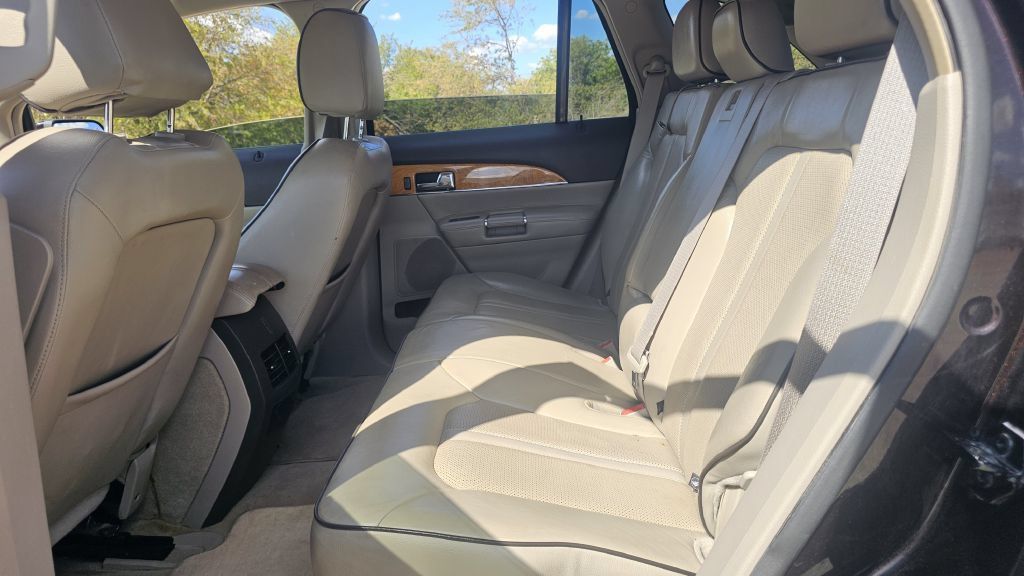 Used 2013 Lincoln MKX FWD image 9