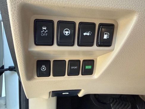 Used 2020 Nissan Rogue SL w/ Premium Package image 30