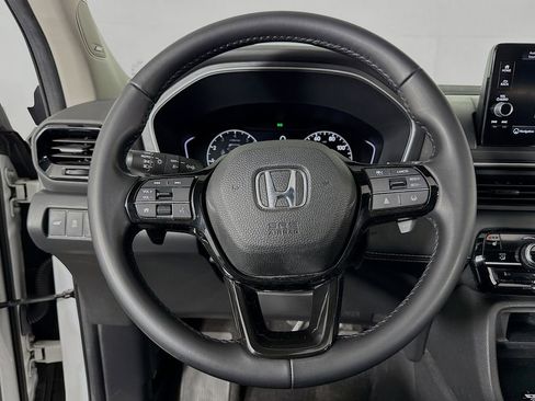 Used 2023 Honda Pilot Touring image 13
