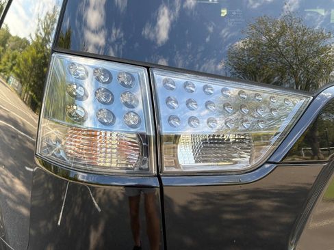 Used 2007 Mitsubishi Outlander XLS image 28